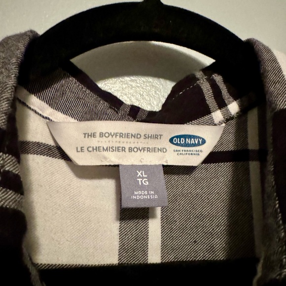 Old Navy “The Boyfriend” Black and White Plaid Flannel Shirt - Picture 4 of 4